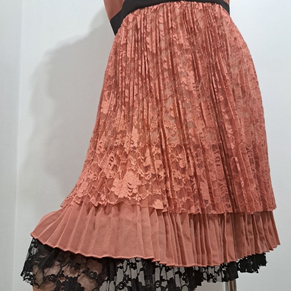 Sisley Lace Trim Mini Dress in Rust and Black - Picture 11 of 16